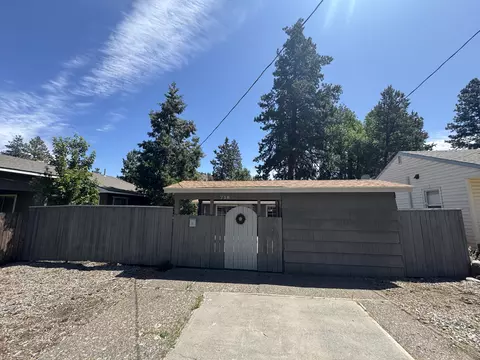 718 NE 9th St, Bend, OR 97701 photo 2