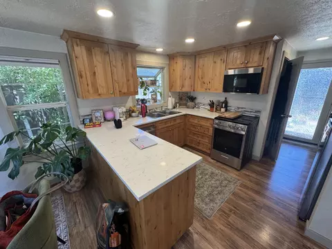 718 NE 9th St, Bend, OR 97701 photo 5