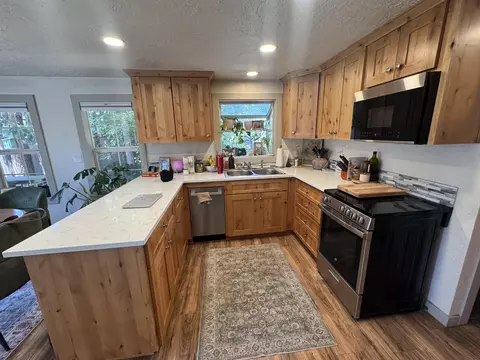718 NE 9th St, Bend, OR 97701 photo 4