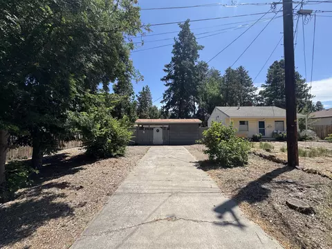 718 NE 9th St, Bend, OR 97701 photo 3