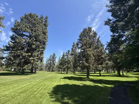 718 NE 9th St, Bend, OR 97701 photo 31