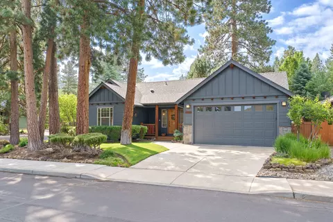 60892 Sawtooth Mountain Ln, Bend, OR 97702