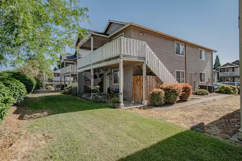 632 Valley Heart Ln, Central Point, OR 97502