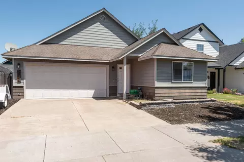 61032 Borden Dr, Bend, OR 97702