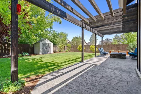 20542 Barrows Ct, Bend, OR 97702 photo 34