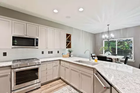 20542 Barrows Ct, Bend, OR 97702 photo 13