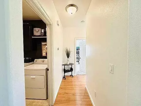 Entry Way - 1171 Highlands Dr, Eagle Point, OR 97524 photo 2 of 2