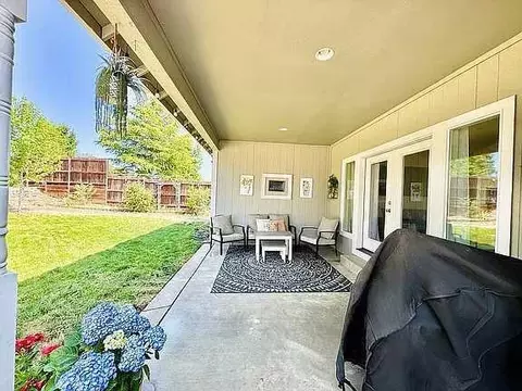 Exterior - 1171 Highlands Dr, Eagle Point, OR 97524 photo 3 of 5