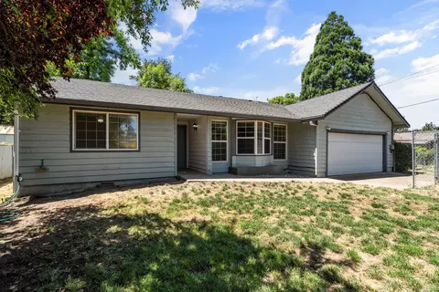 1705 Dakota Ave, Medford, OR 97501