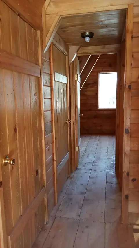 Entry Way - 52192 Elderberry Ln, La Pine, OR 97739 photo 4 of 5