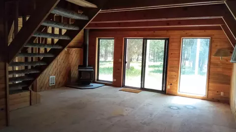 Living - 52192 Elderberry Ln, La Pine, OR 97739 photo 1 of 2