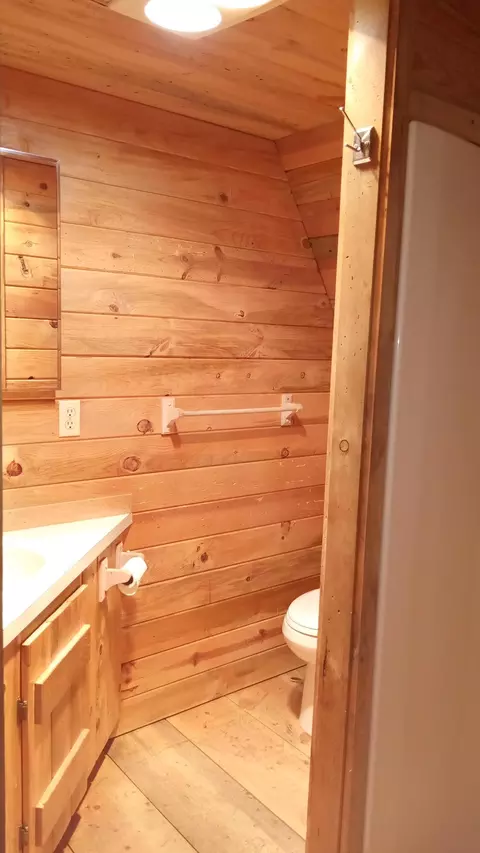 Bath - 52192 Elderberry Ln, La Pine, OR 97739 photo 2 of 2