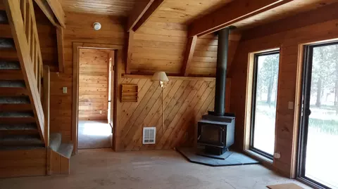 Living - 52192 Elderberry Ln, La Pine, OR 97739 photo 2 of 2