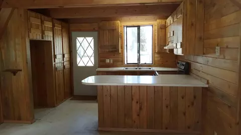 Kitchen - 52192 Elderberry Ln, La Pine, OR 97739 photo 1 of 2
