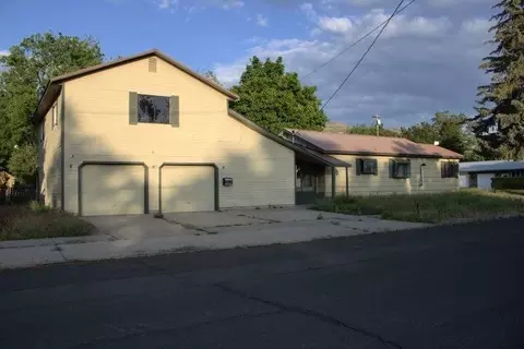 844 S 4th St, Lakeview, OR 97630