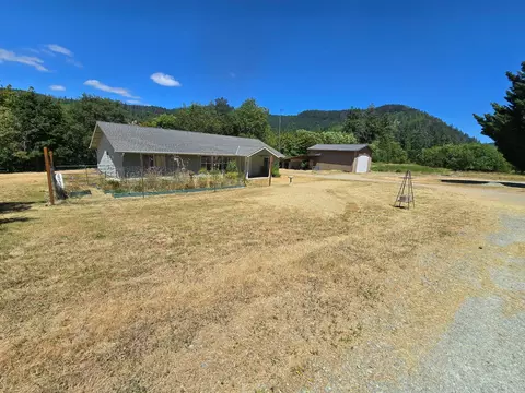 2157 Ferguson Ln, Days Creek, OR 97429