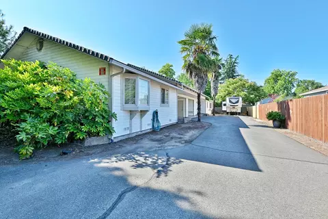 151 W Park St, Grants Pass, OR 97527
