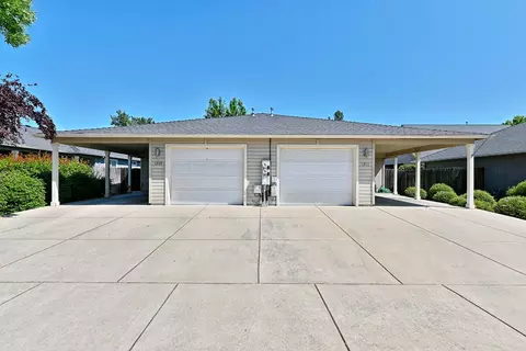 1209 SW Sun Glo Dr, Grants Pass, OR 97527