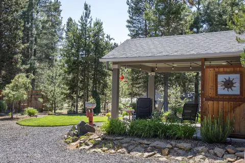 Exterior - 16121 Lava Dr, La Pine, OR 97739 photo 3 of 9