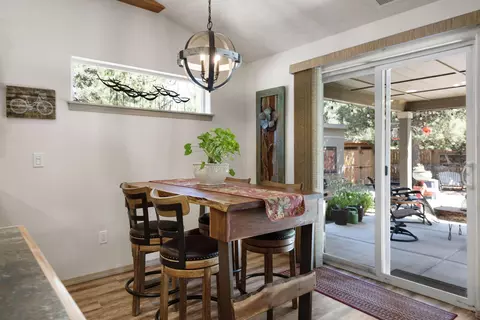 Dining - 16121 Lava Dr, La Pine, OR 97739 photo 1 of 1