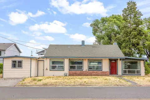 71 SW 2nd St, Madras, OR 97741