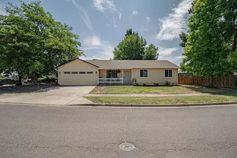 1841 Layla Dr, Medford, OR 97501