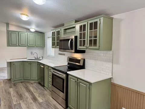 52817 Rainbow Dr, La Pine, OR 97739 photo 2