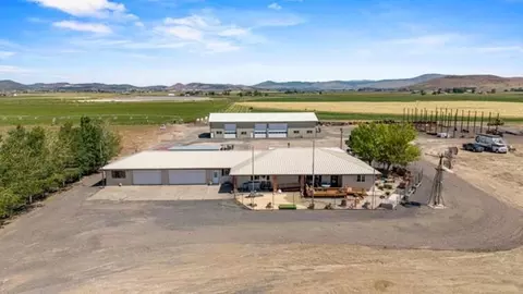 891 Cross Rd, Klamath Falls, OR 97603