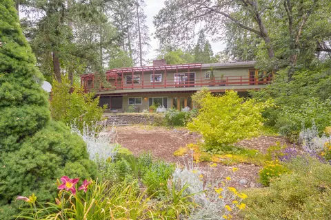 1031 NW Prospect Ave, Grants Pass, OR 97526