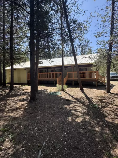 11617 Chinquapin Dr, Crescent Lake, OR 97733