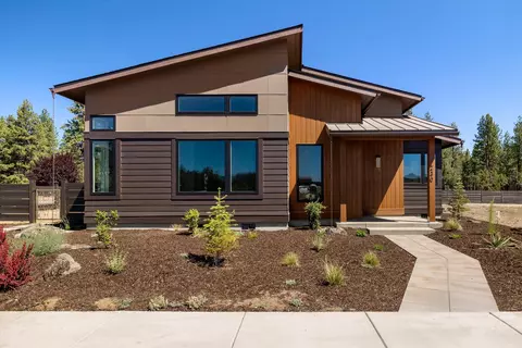 230 E Diamond Peak Ave #32, Sisters, OR 97759