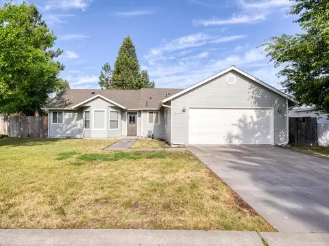 2610 Chantal Ave, Klamath Falls, OR 97601