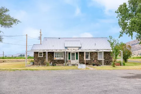 9452 Matney Way, Klamath Falls, OR 97603