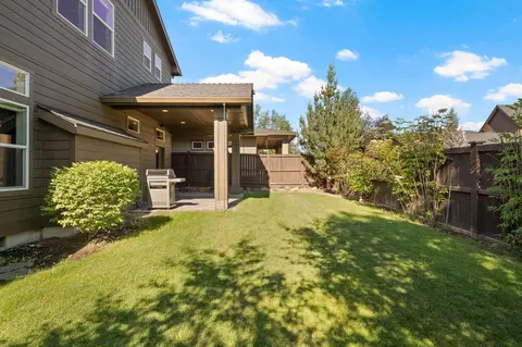 Exterior - 19692 Aspen Ridge Dr, Bend, OR 97702 photo 5 of 14