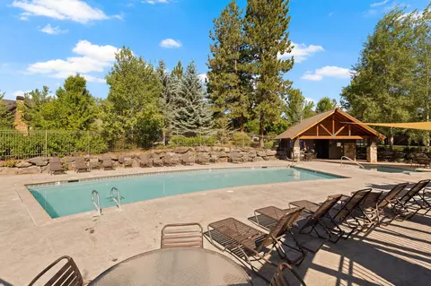 Exterior - 19692 Aspen Ridge Dr, Bend, OR 97702 photo 10 of 14