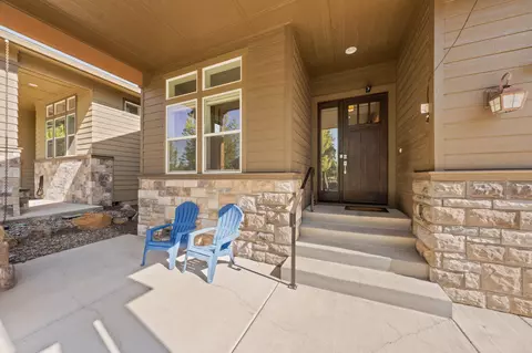 Exterior - 19692 Aspen Ridge Dr, Bend, OR 97702 photo 7 of 14