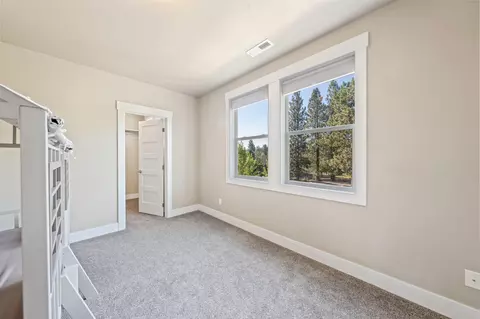 Bedroom - 19692 Aspen Ridge Dr, Bend, OR 97702 photo 2 of 6