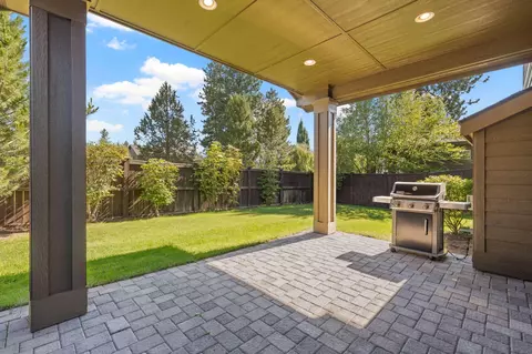 Exterior - 19692 Aspen Ridge Dr, Bend, OR 97702 photo 2 of 14
