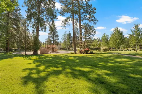Exterior - 19692 Aspen Ridge Dr, Bend, OR 97702 photo 12 of 14