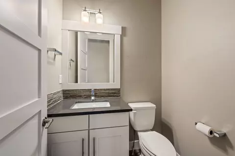 Bath - 19692 Aspen Ridge Dr, Bend, OR 97702 photo 4 of 8