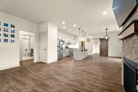 Entry Way - 63227 Brad St, Bend, OR 97701 photo 2 of 2