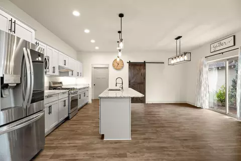 Kitchen - 63227 Brad St, Bend, OR 97701 photo 2 of 4