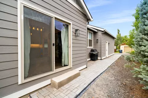 Exterior - 63227 Brad St, Bend, OR 97701 photo 3 of 5