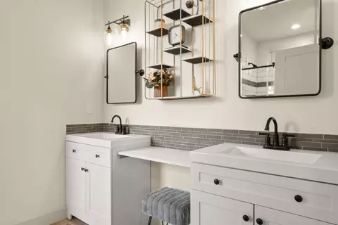 Bath - 63227 Brad St, Bend, OR 97701 photo 1 of 6