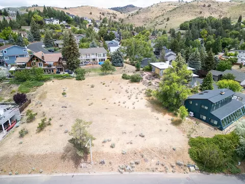 1601 Ridgecrest Dr, Klamath Falls, OR 97601