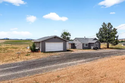 825 NE Loucks Rd, Madras, OR 97741