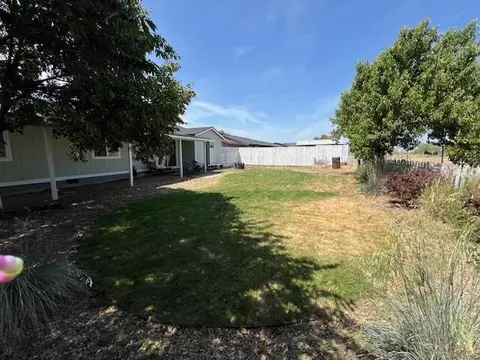Exterior - 822 Scenic Loop, Culver, OR 97734 photo 6 of 10