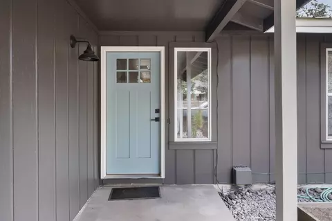 426 SE Douglas St, Bend, OR 97702 photo 4