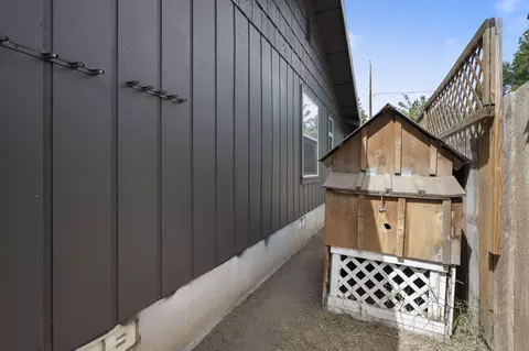 426 SE Douglas St, Bend, OR 97702 photo 29