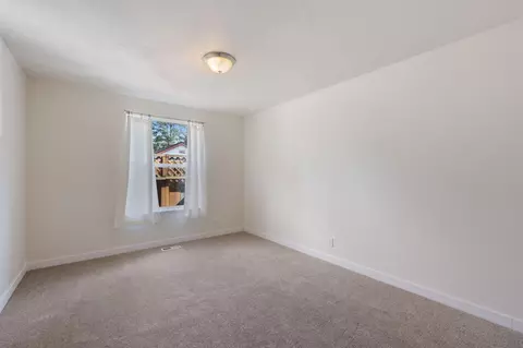 426 SE Douglas St, Bend, OR 97702 photo 21